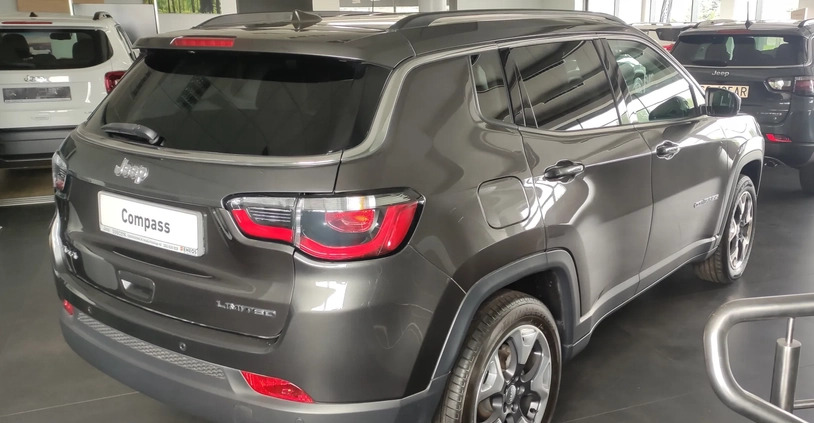 Jeep Compass cena 129900 przebieg: 1900, rok produkcji 2017 z Frombork małe 29